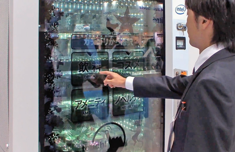 Торговый автомат с прозрачной сенсорной витриной